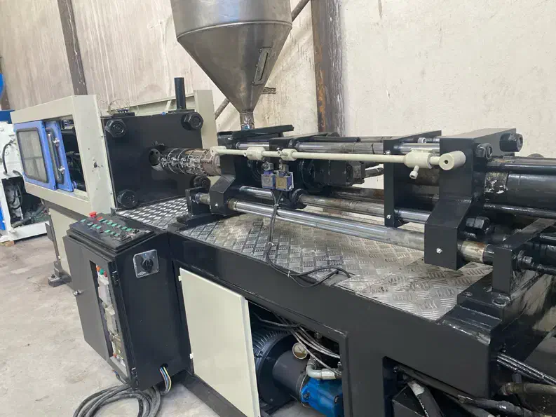 دستگاه تزریق پلاستیک ۳۵۰گرمی|ماشینآلات صنعتی|پاکدشت, خاتون آباد|دیوار