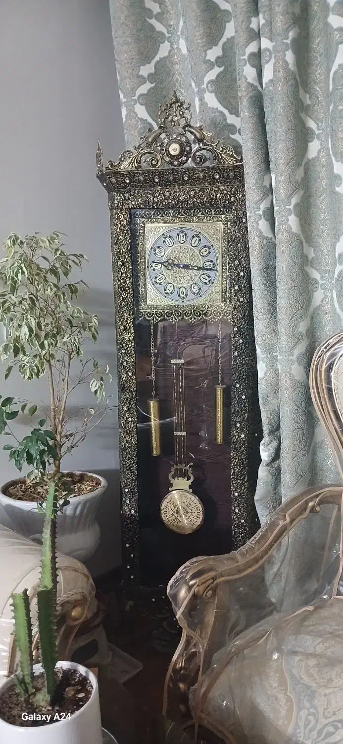 ساعت برنزی شیک سلطنتی|ساعت دیواری و تزئینی|اصفهان, محله اسلامی|دیوار