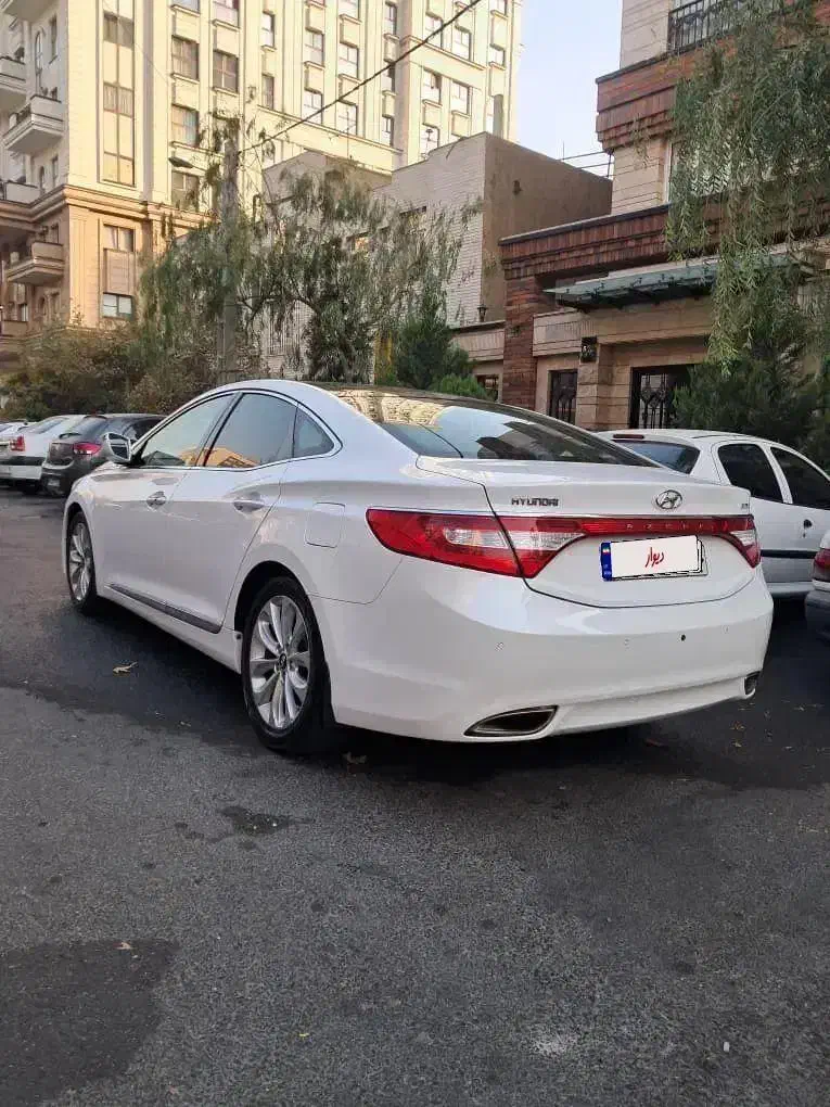 آزرا مدل ۲۰۱۳ سفید داخل مارون با ماساژور|خودرو سواری و وانت|تهران, الهیه|دیوار