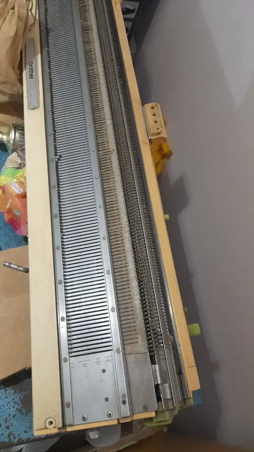 ماشین بافندگی مدل  برادر ۸۲۰|چرخ خیاطی و ریسندگی|رشت, باهنر|دیوار