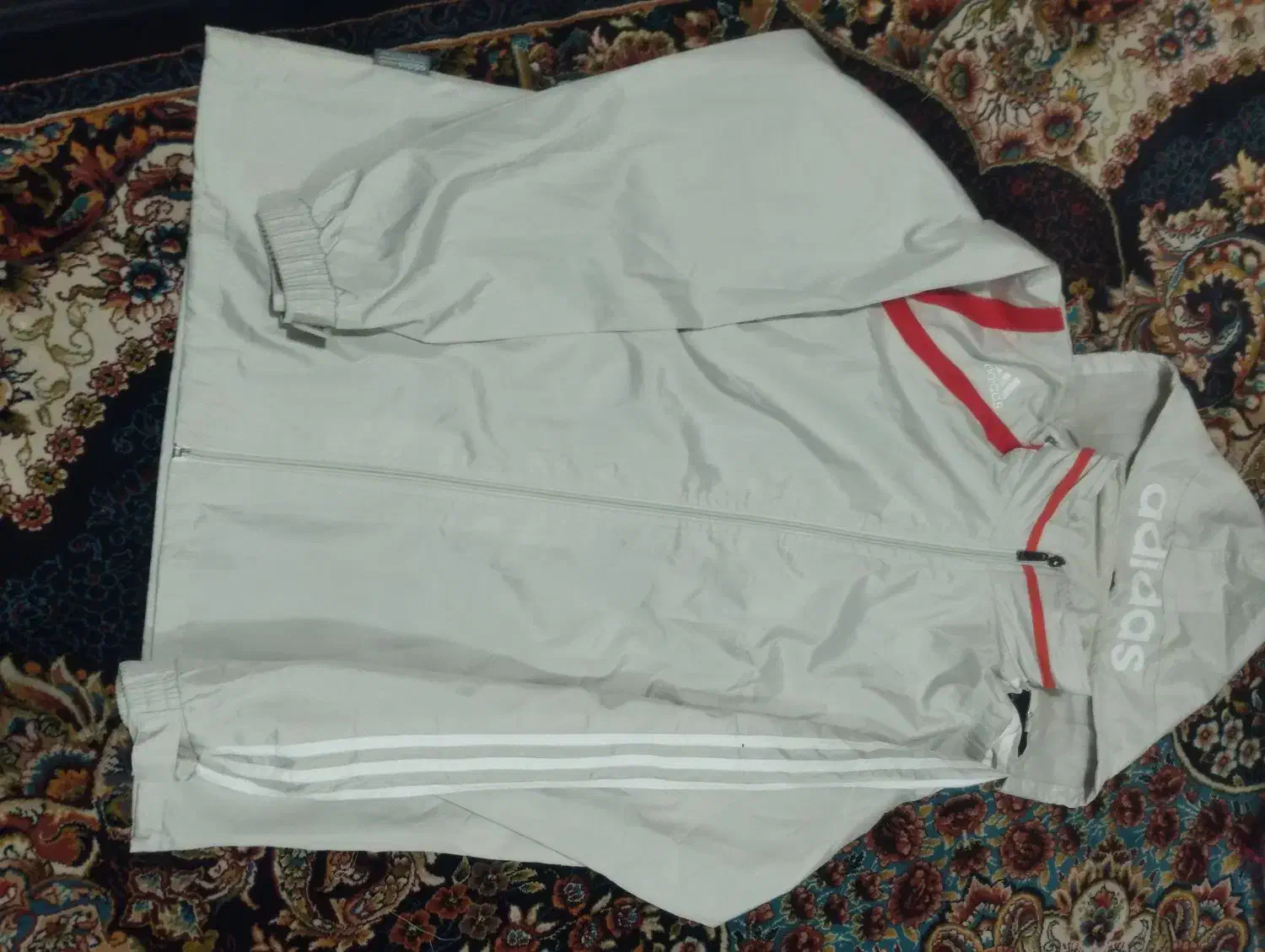 یک عدد گرمکن ورزشی نو آدیداس جنس عال ای|لباس|اراک, |دیوار