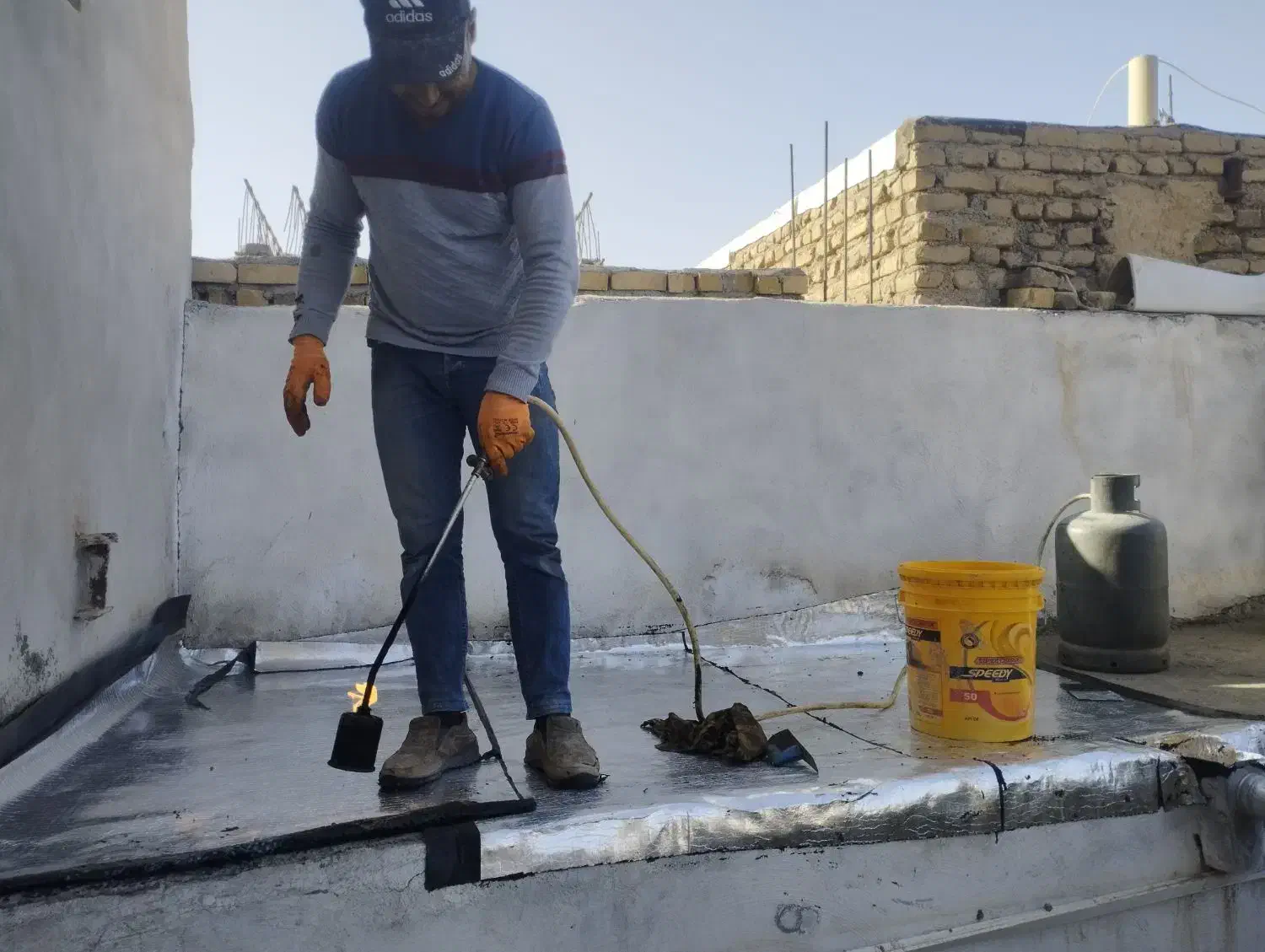 ایزوگام کاری و شیب بندی پشت بام|خدمات پیشه و مهارت|محلات, |دیوار