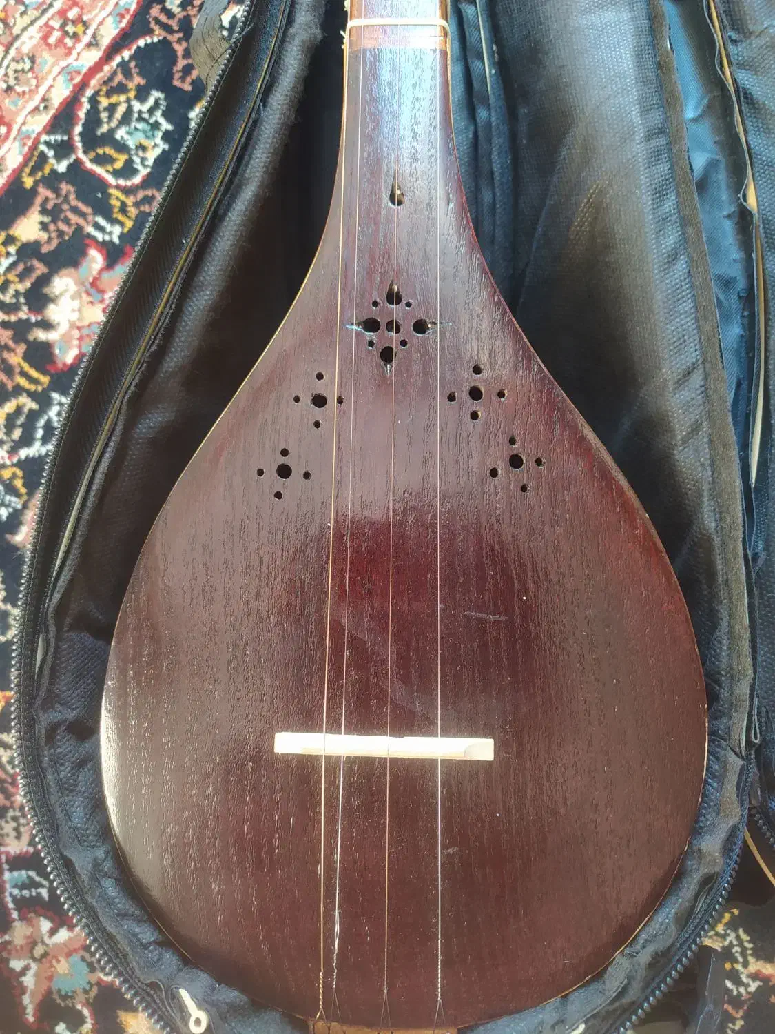 سه تار|سازهای سنتی|کرج, حصارک بالا|دیوار