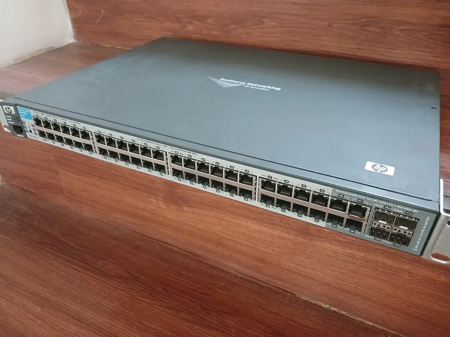 سوییچ Hp Procurve 2810-48G|مودم و تجهیزات شبکه|اصفهان, جلفا|دیوار