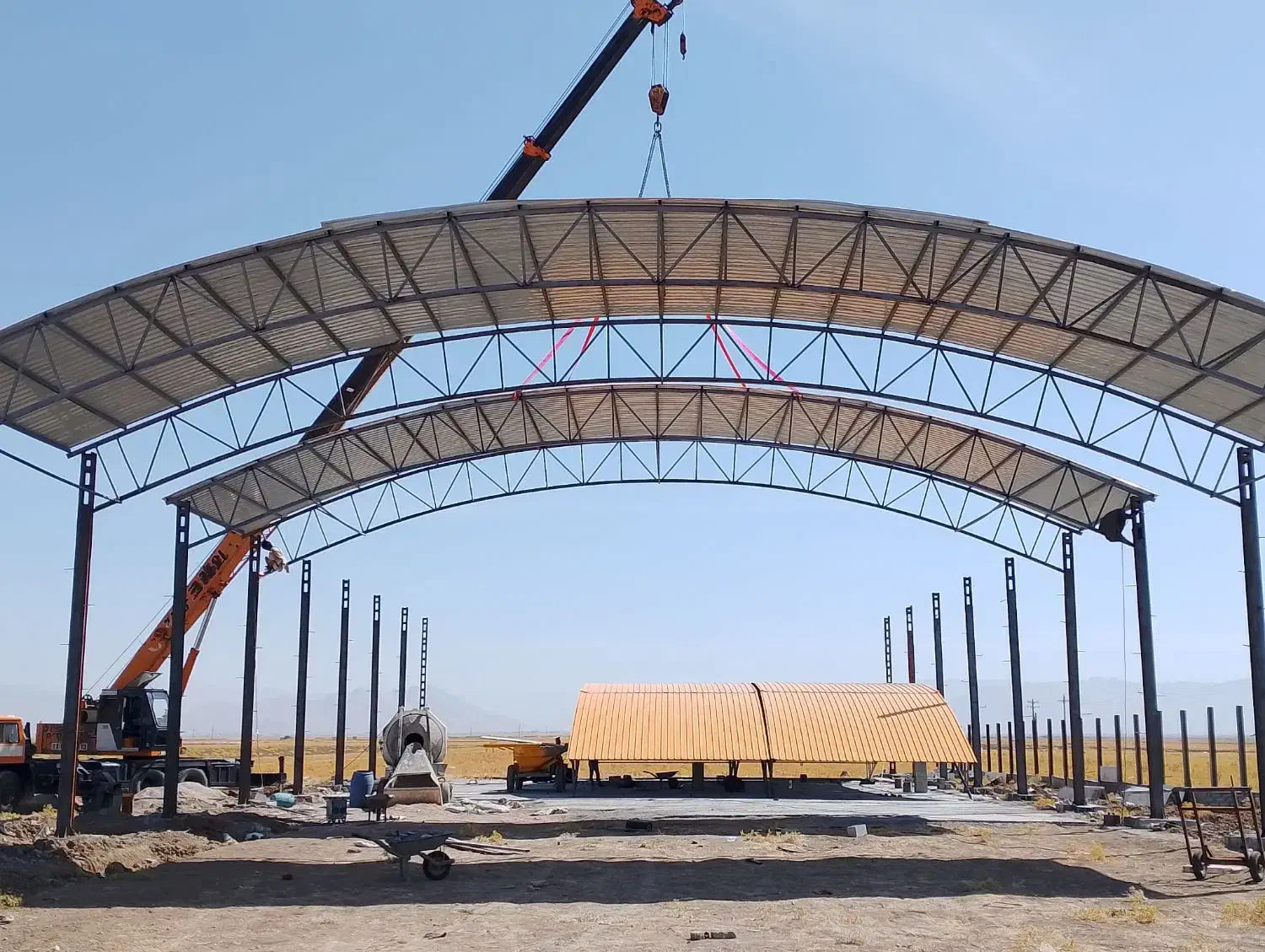 اجرا و جوشکاری انواع سقف سبک شیروانی و انواع سوله|خدمات پیشه و مهارت|ایرانشهر, |دیوار