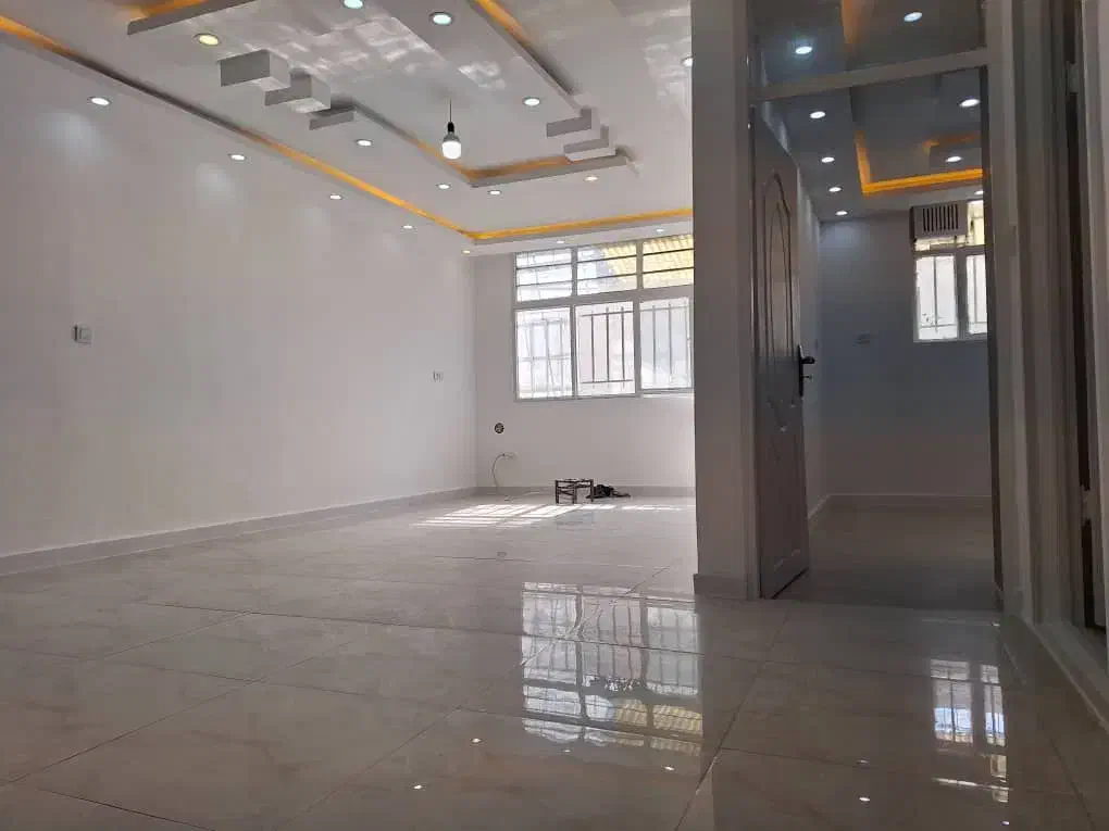 آپارتمان با حیاط اختصاصی فوق العاده تمیز|فروش آپارتمان|ملارد, |دیوار