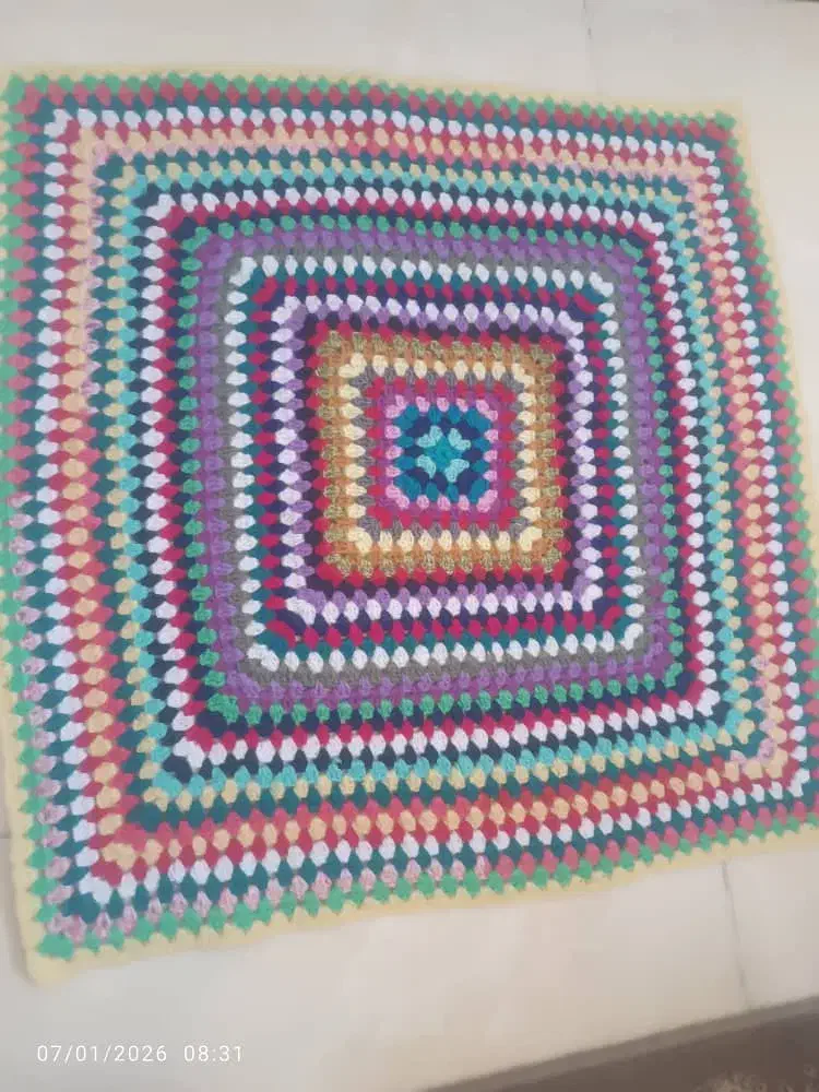 رومیزی کاموایی|روفرشی|اصفهان, بهارستان|دیوار