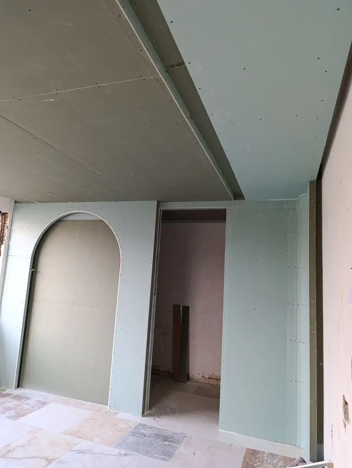 نیاز به یک نیروی جوان|استخدام معماری، عمران و ساختمانی|لنگرود, |دیوار