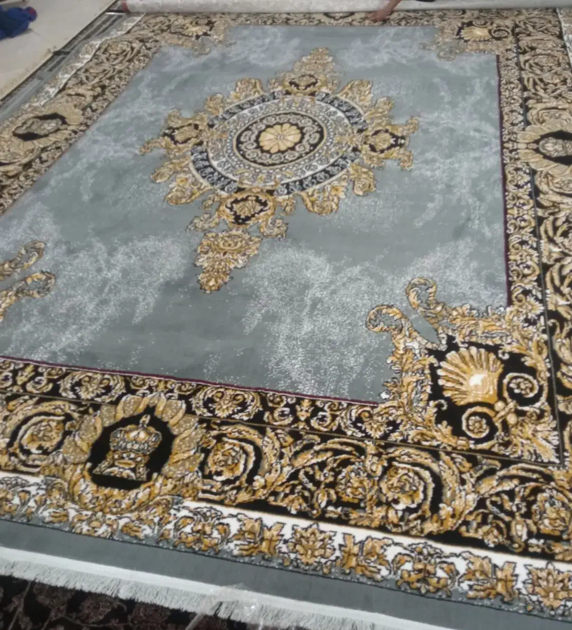 چند عدد فرش جفتی ۷۰۰شانه تخفیفی در تربت می باشد|فرش|تربت‌حیدریه, طالقانی|دیوار