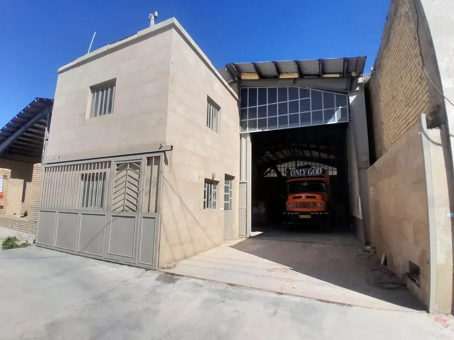 سوله ۲۵۰متری فلکه اول شهرک صنعتی|فروش دفتر صنعتی، کشاورزی، تجاری|شیراز, شهرک صنعتی شیراز|دیوار