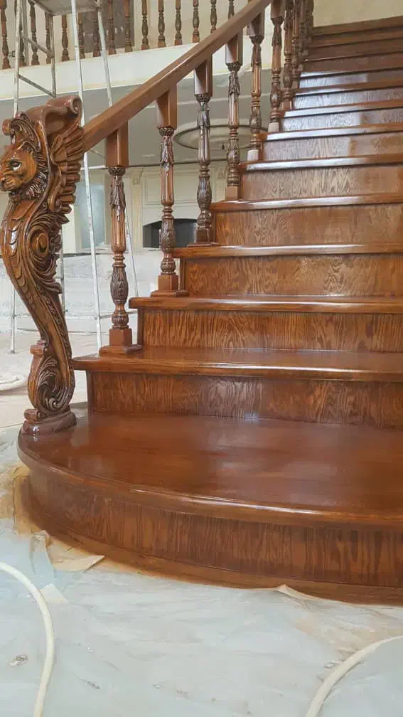 اجرای تخصصی پله گرد، کف پله چوبی و نرده چوبی|خدمات پیشه و مهارت|قرچک, محمد آباد|دیوار