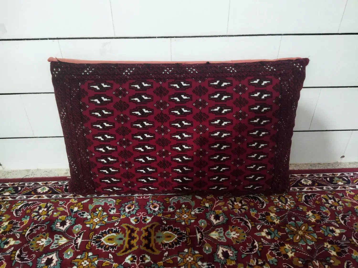 پشتی سالم|پشتی|فردوس (خراسان), |دیوار