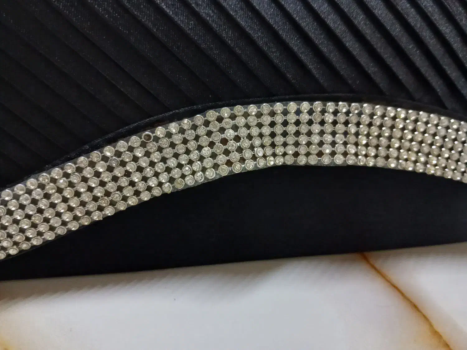 کیف مجلسی|کیف، کفش، کمربند|رشت, دیلمان|دیوار