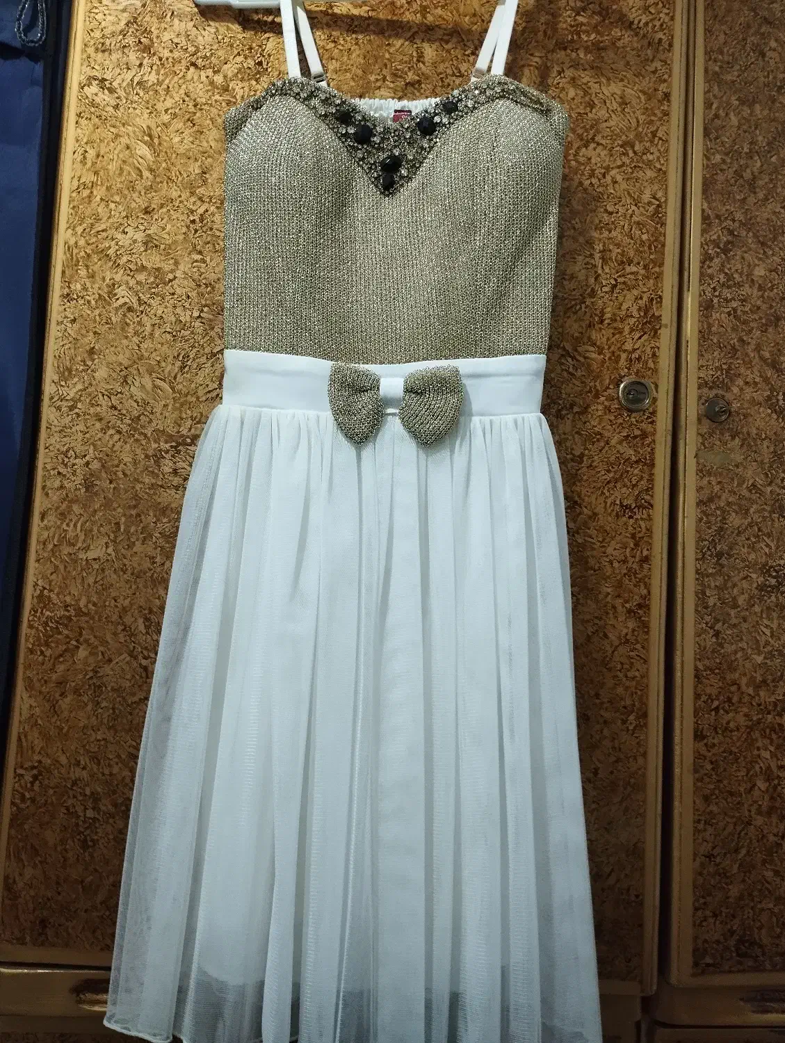 لباس مجلسی با یقه سنگ دوزی شده|لباس|اسلام‌شهر, شهرک قائمیه|دیوار