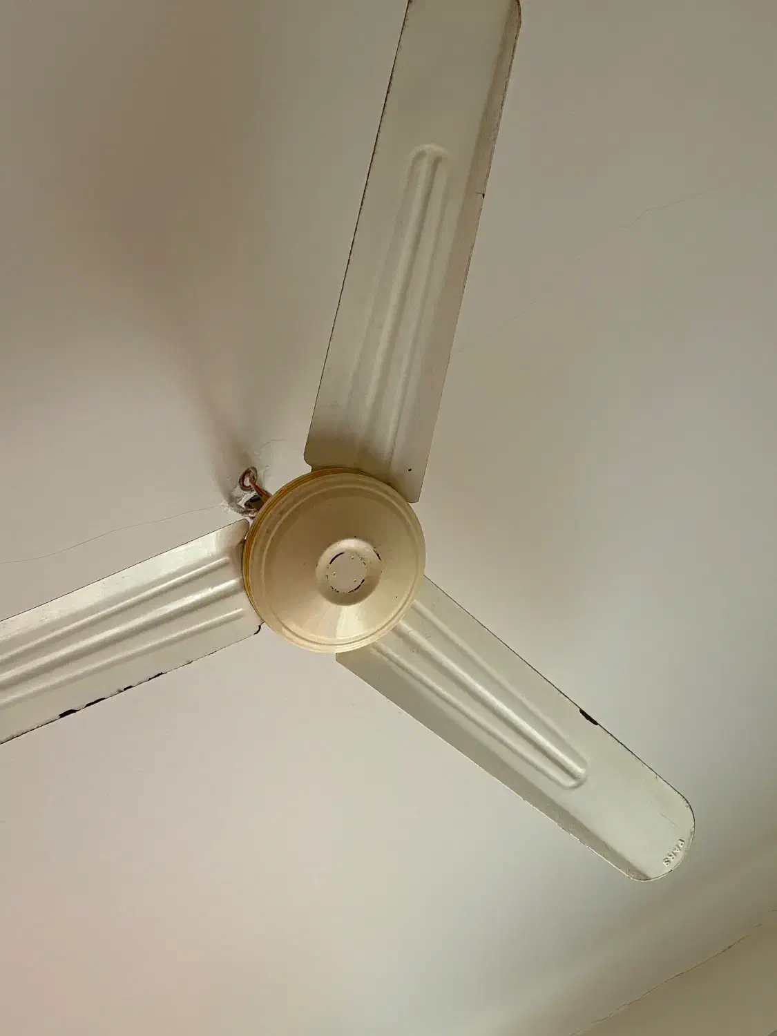 پنکه سقفی|پنکه و تصفیهکنندهٔ هوا|ساری, |دیوار