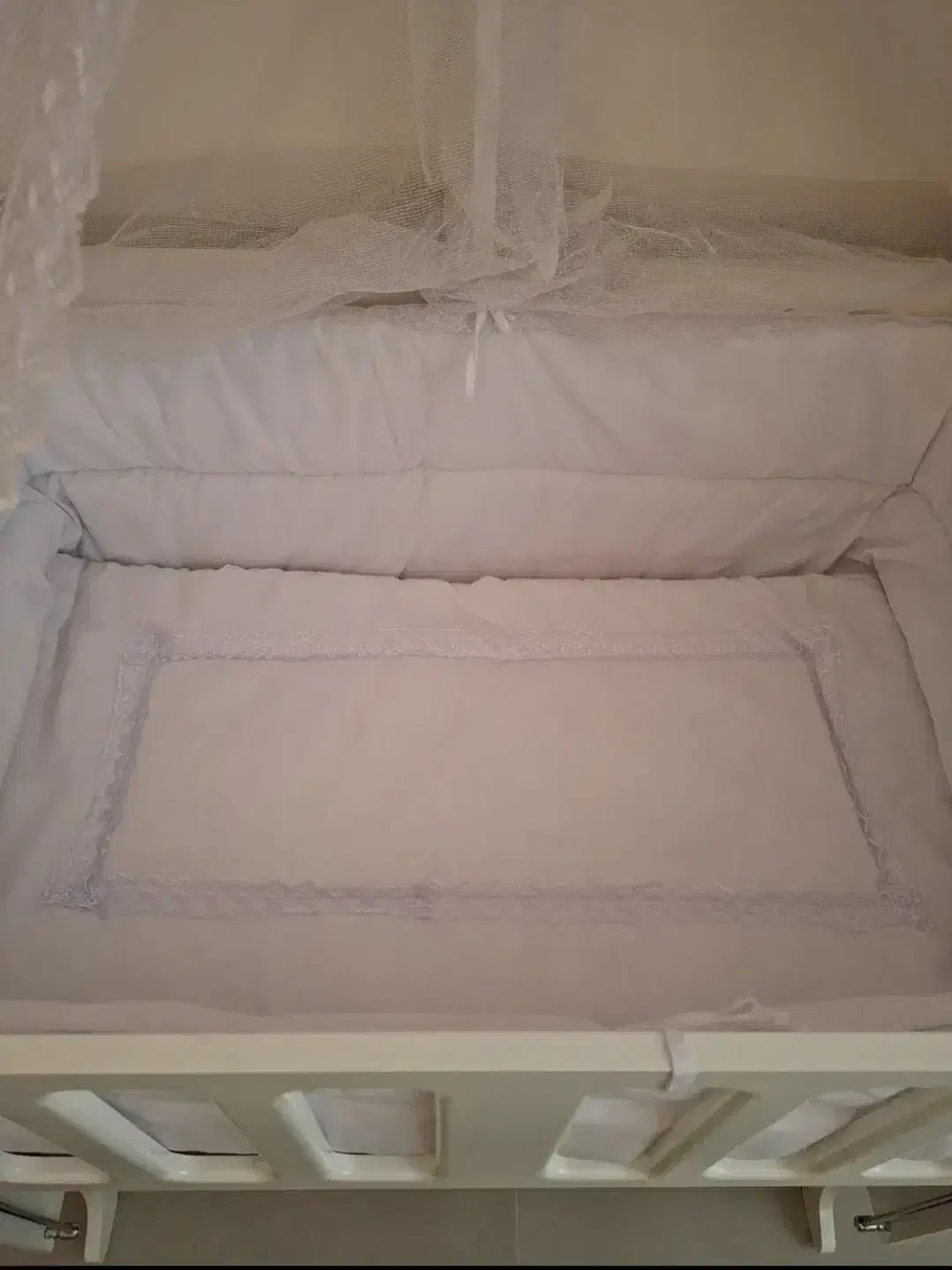 تخت کنار مادر چوبی|تخت و سرویس خواب|ری, سرتخت|دیوار