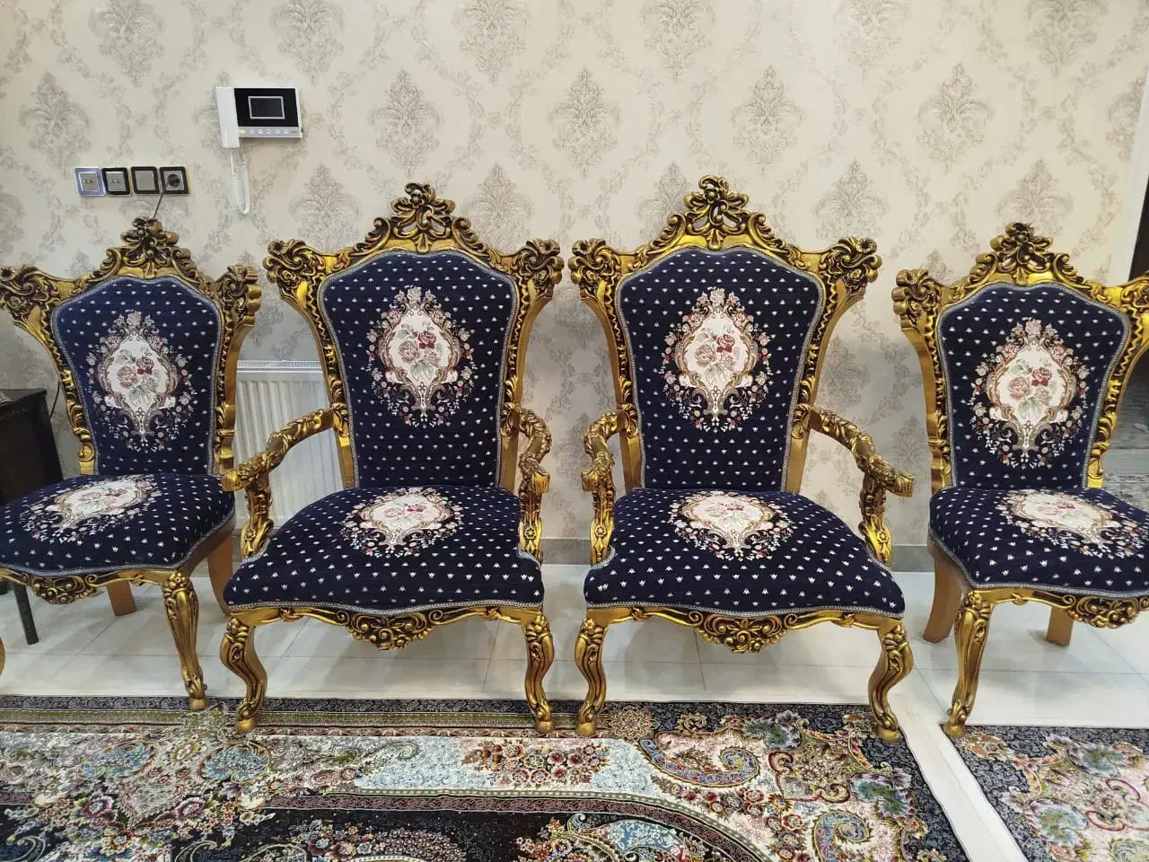 مبل ۹ نفره با اشانتیون ویترین|مبلمان خانگی و میز عسلی|رشت, دباغیان|دیوار