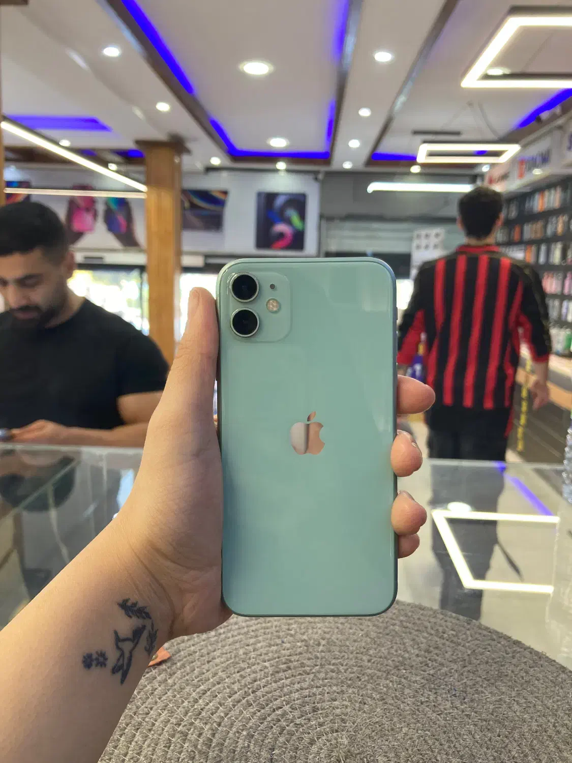 ایفون ۱۱ نرمال|موبایل|محمودآباد, |دیوار