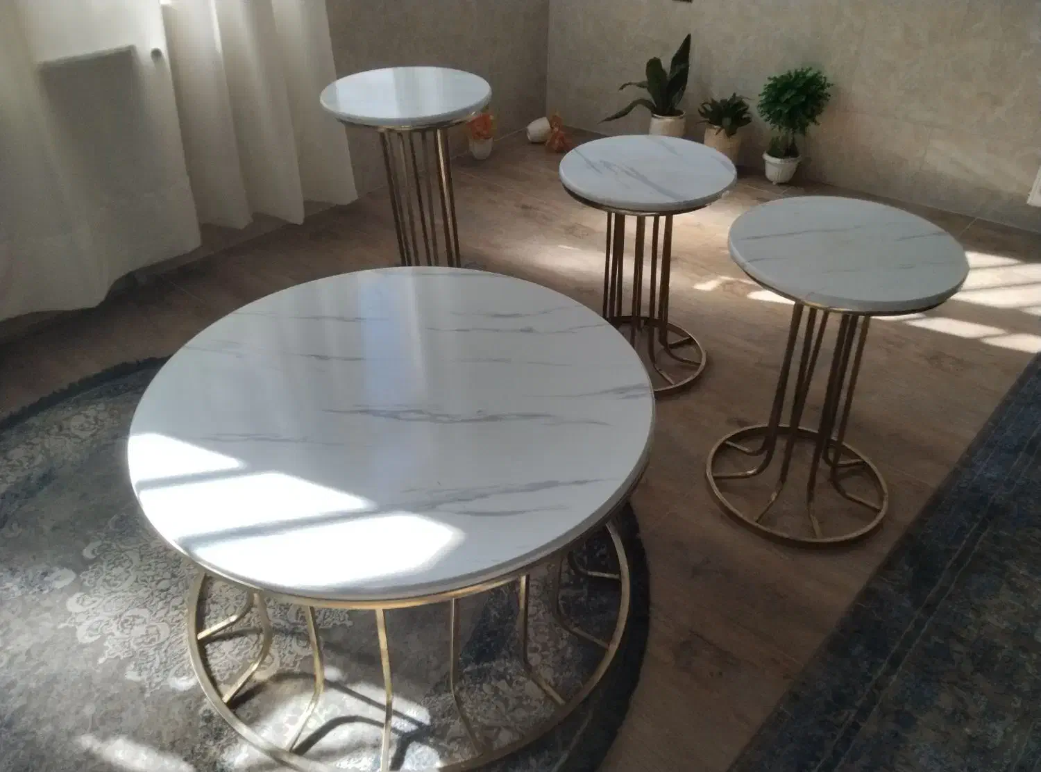 میزعسلی 4عددبادوتاتابلوفرش|مبلمان خانگی و میز عسلی|اقلید, |دیوار