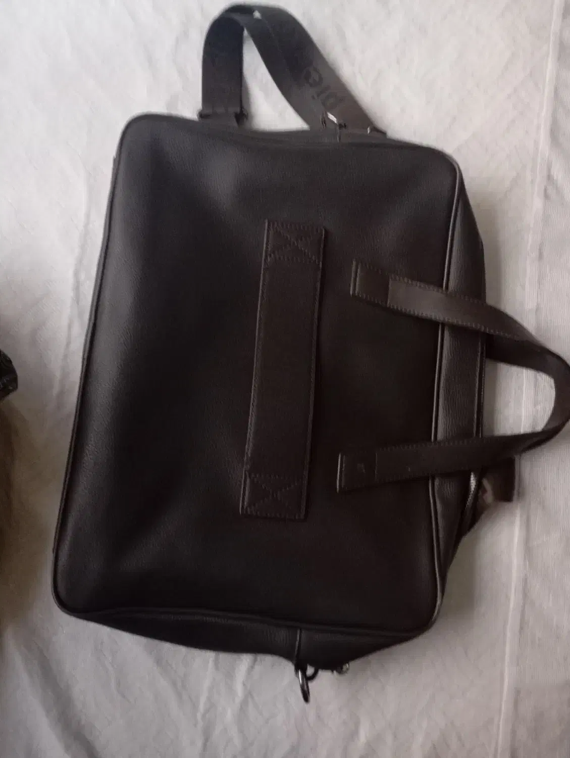 کیف لپ تاپ پیر گاردین|کیف، کفش، کمربند|بندر انزلی, زنبق|دیوار