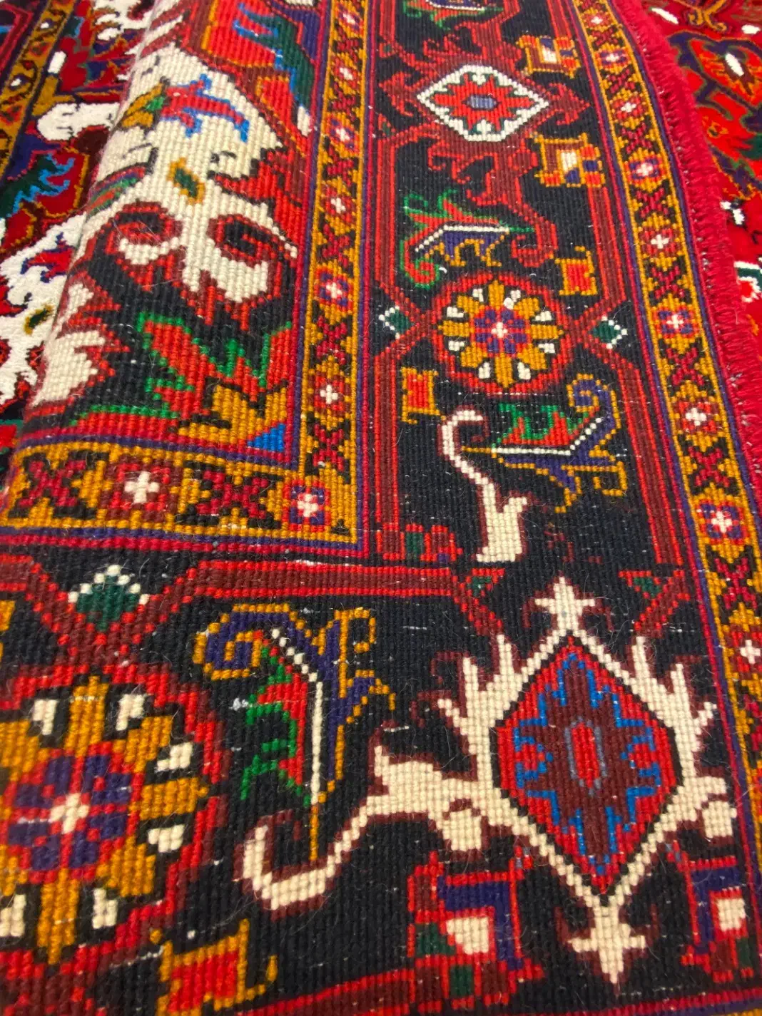 فرش دستبافت نقشه هریس الوار حاشیه زرد|فرش|مراغه, |دیوار