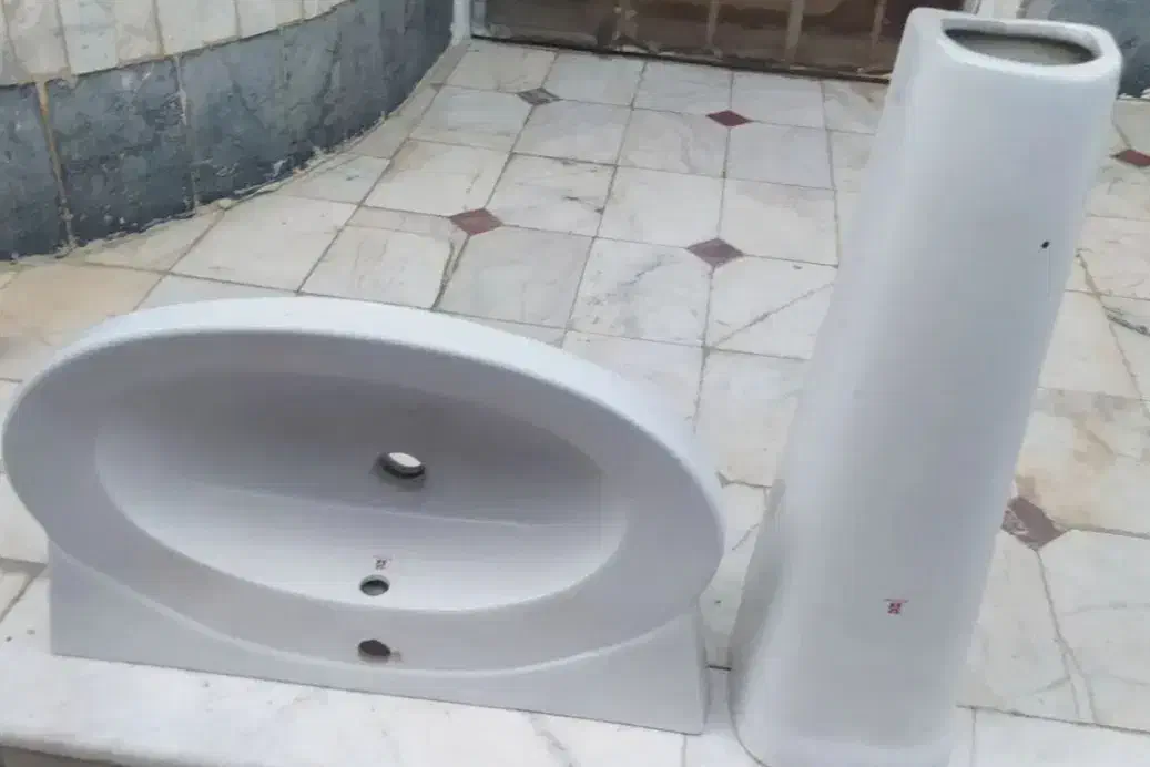 روشویی سالم نو با دوتا کوچک معاوضه دارم|لوازم سرویس بهداشتی|شیراز, عادل آباد|دیوار