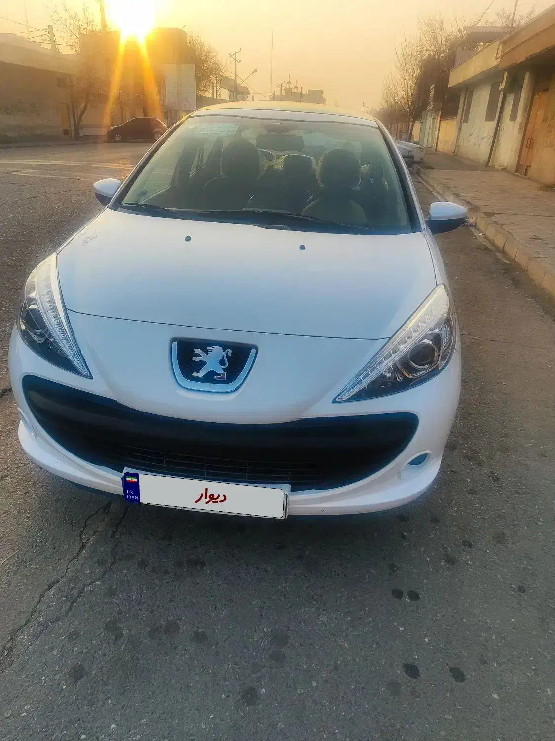 ۲۰۷ اتومات سقف شیشه‌ای ارتقاء یافته|خودرو سواری و وانت|تبریز, |دیوار