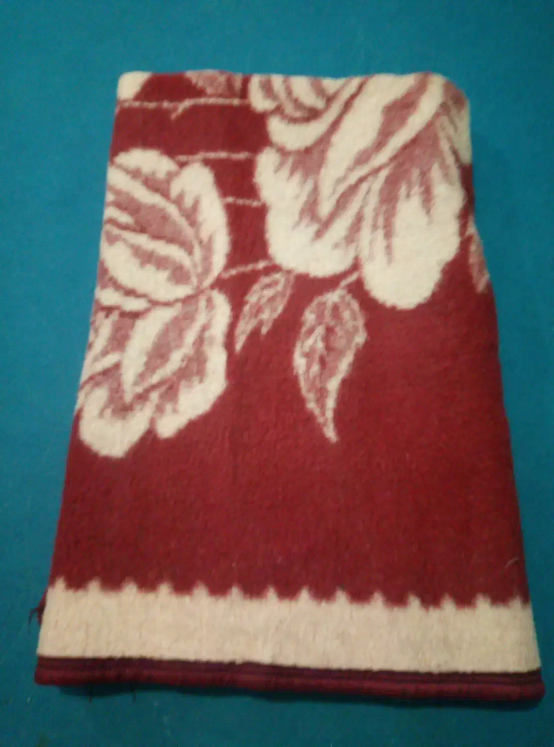 پتوی کاملا سالم و تمیز|رختخواب، بالش، پتو|قرچک, مجتمع مسکونی طبیعت|دیوار