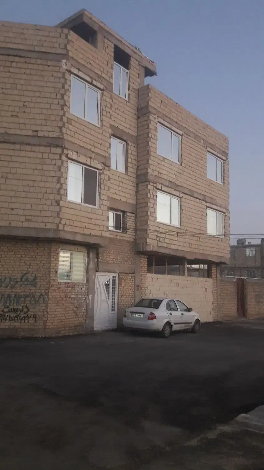 فروش خانه در سه طبقه|فروش خانه و ویلا|شیراز, شهرک صادقیه|دیوار