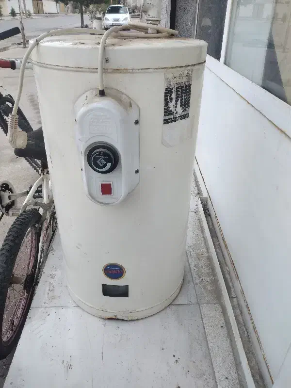 آب گرم کن برقی کوچک|آبگرمکن، پکیج، شوفاژ|دوگنبدان, |دیوار