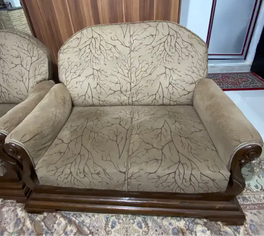 مبل راحتی سالم فروش فوری|مبلمان خانگی و میز عسلی|هشتگرد, هشتگرد قدیم|دیوار