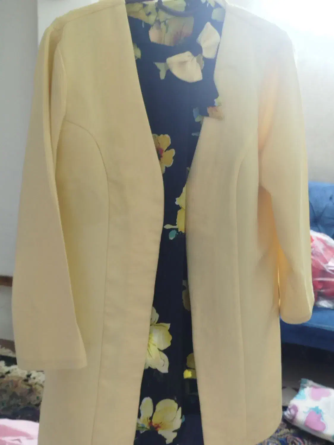 فقط پالتو ۴۰۰هزلر تومن|لباس|نور, |دیوار