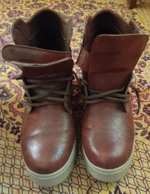 کفش نیم بوت|کیف، کفش، کمربند|دهاقان, |دیوار