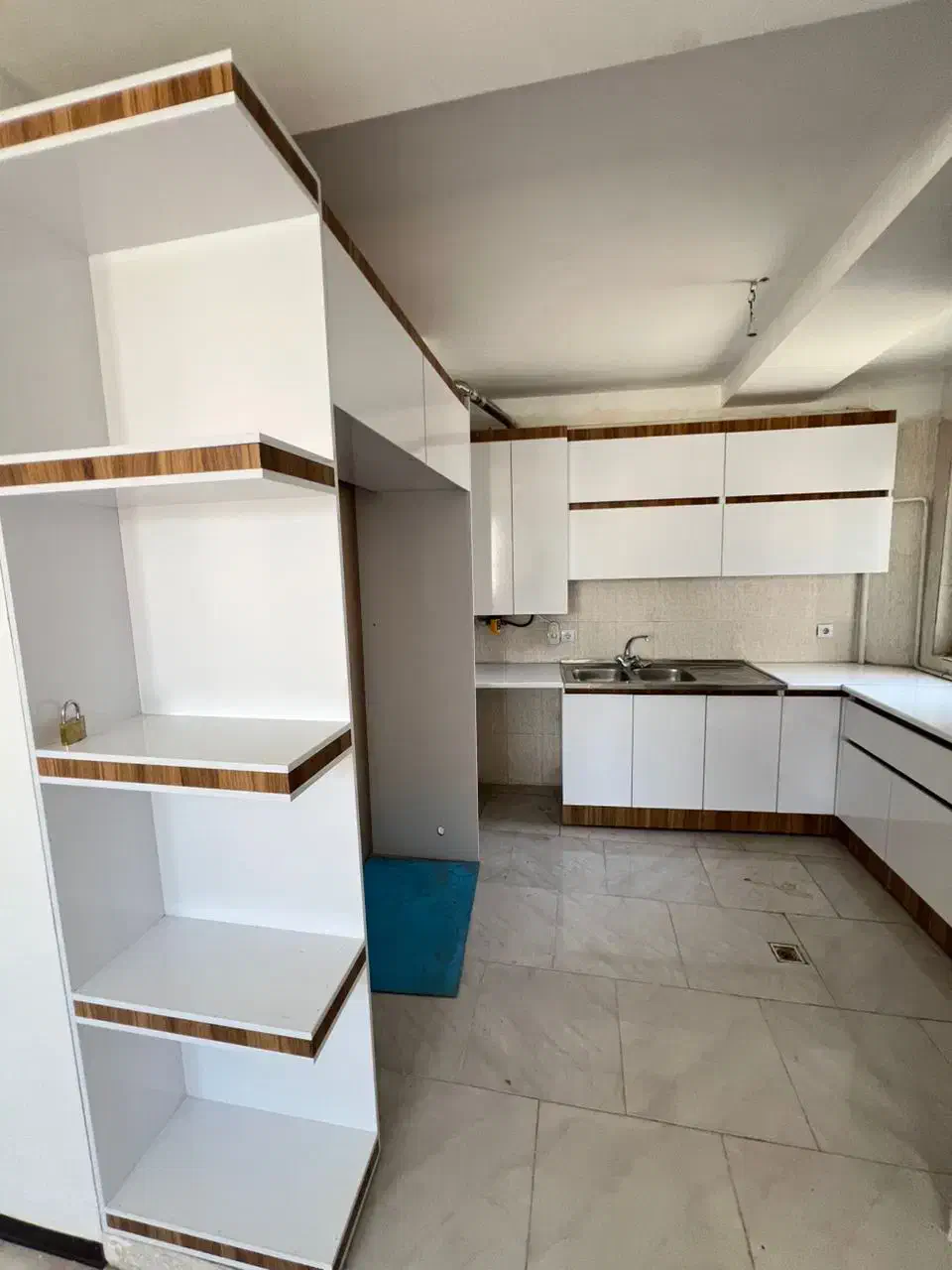 اپارتمان۸۵متری خیابان سرزمین ویو دار بدون مشرف|اجارهٔ آپارتمان|هشتگرد, شهرک آرتیمان|دیوار