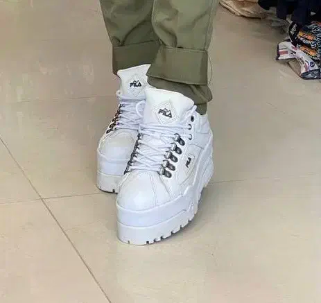 کفش استوک خارجی فیلا|کیف، کفش، کمربند|بانه, |دیوار