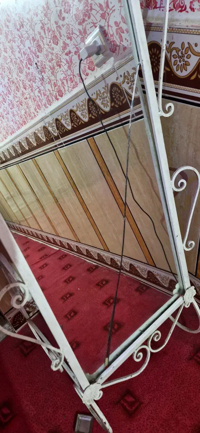 آینه|آینه|اهواز, بهارستان|دیوار