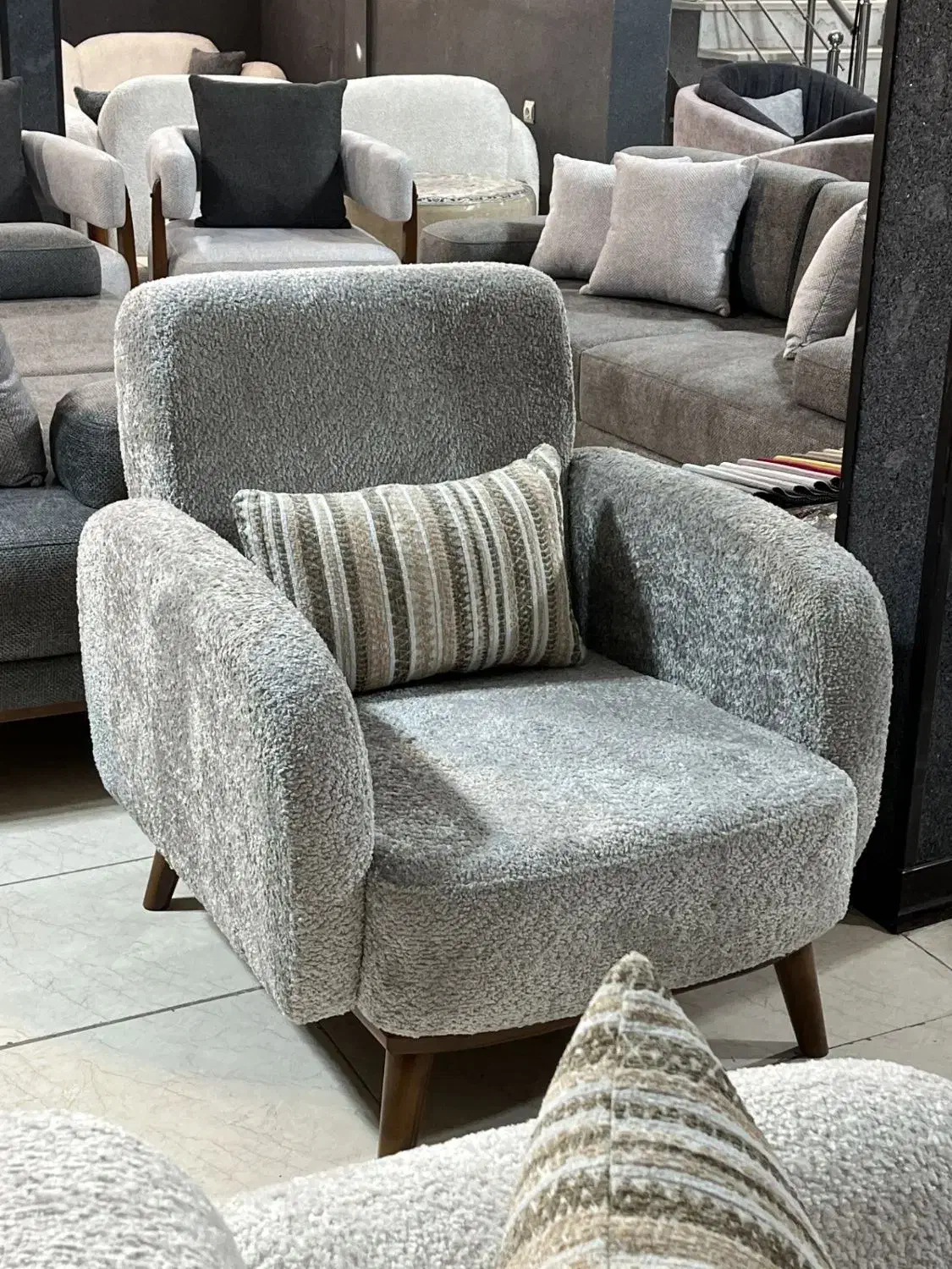 مبل مدل بنیتا کیفیت و راحتی +زیبایی //اقساط|مبلمان خانگی و میز عسلی|اصفهان, کساره|دیوار