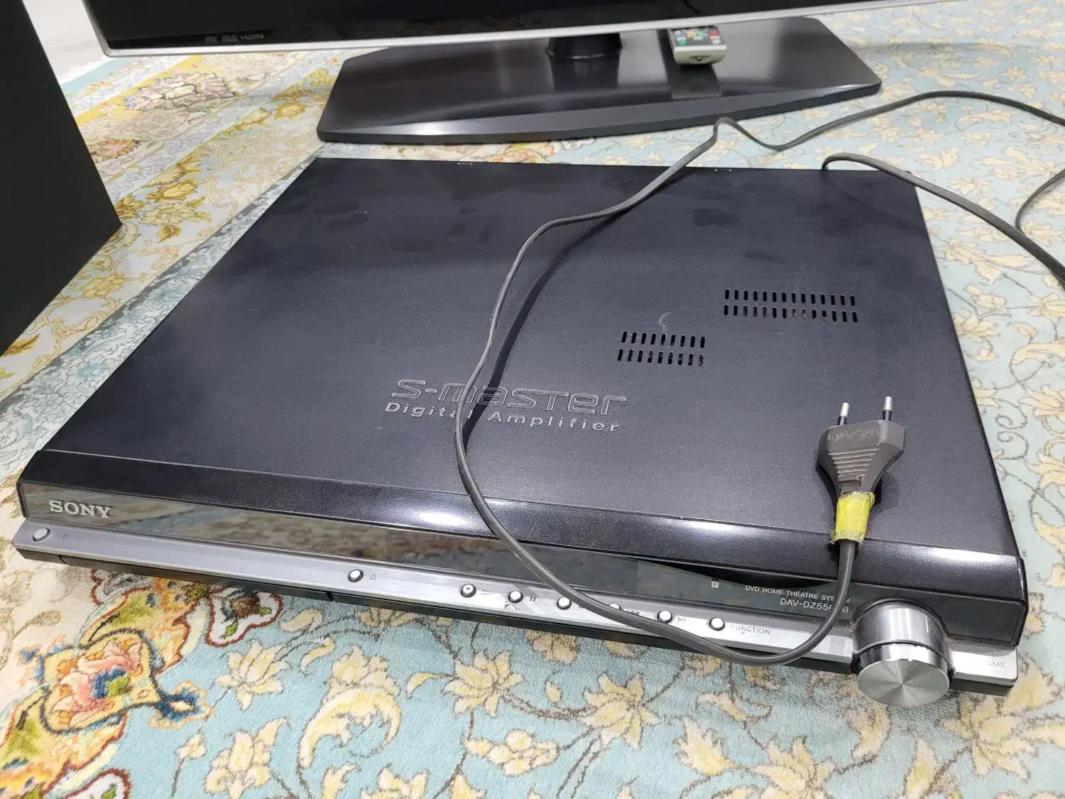 تلوزیون ۴۰ اینچ همراه سینما خانوادگی سونی sony|تلویزیون و پروژکتور|شیراز, شهرک نفت ۲|دیوار