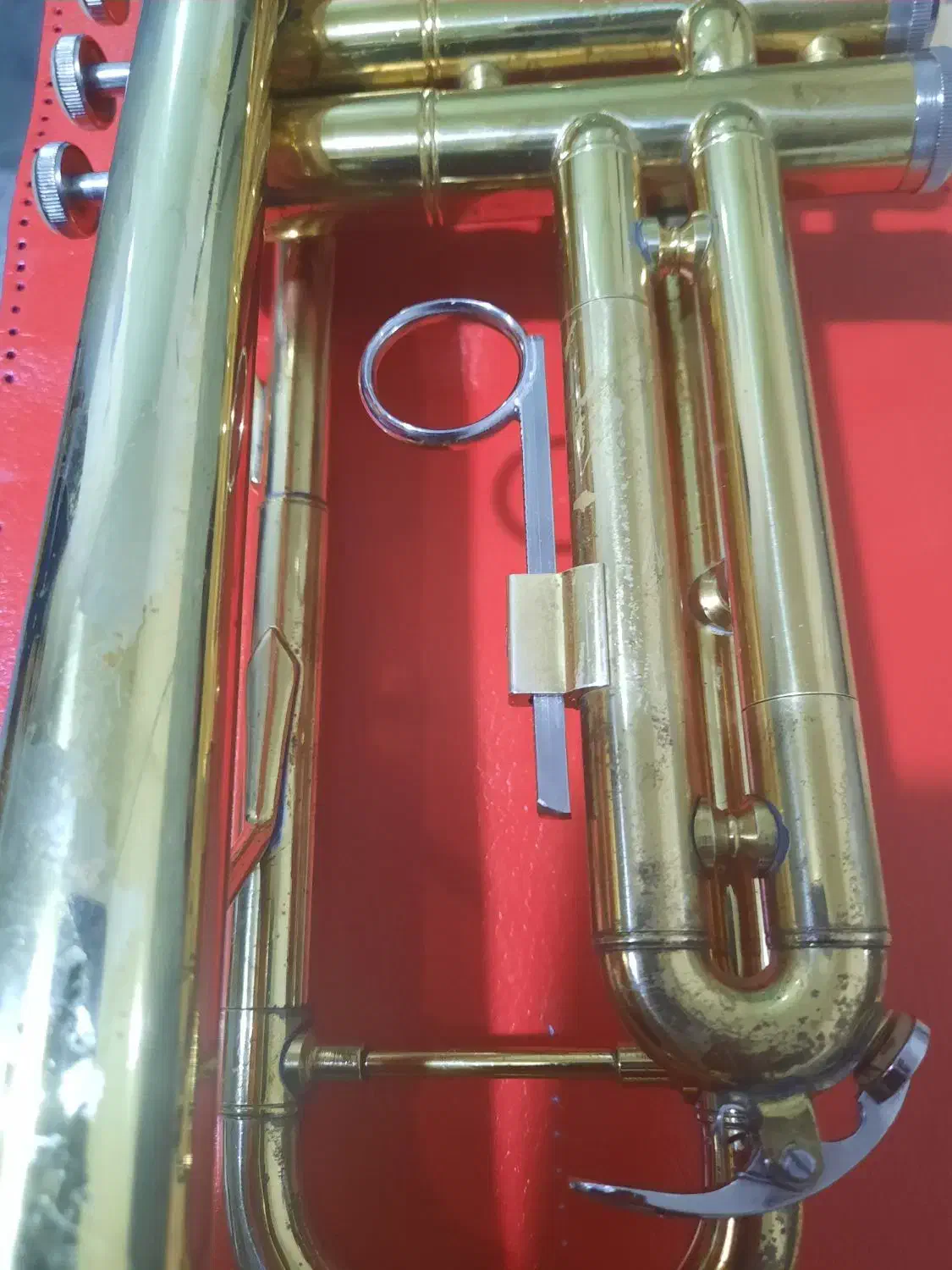 ترومپت اسلاید|سازهای بادی|اصفهان, باغ فدک|دیوار