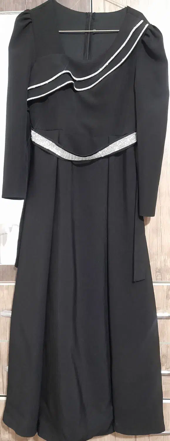 لباس مجلسی|لباس|کالپوش, |دیوار