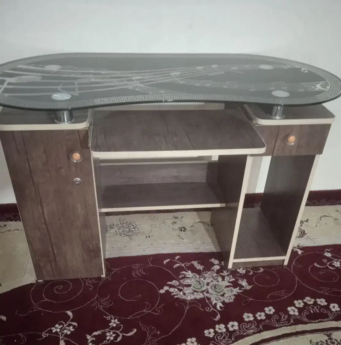 میز کامپیوتر سالم و محکم|میز تحریر و کامپیوتر|قرچک, باقرآباد|دیوار