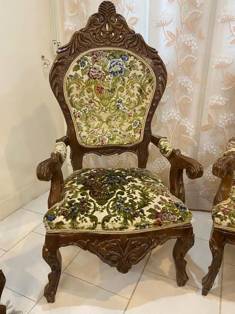 مبل سلطنتی|مبلمان خانگی و میز عسلی|کاشان, امیرکبیر|دیوار