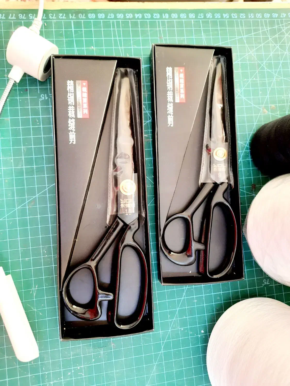 تعدادی وسایل خیاطی باقیمت عالی به فروش میرسد|لوازم خیاطی و بافتنی|گرمسار, |دیوار