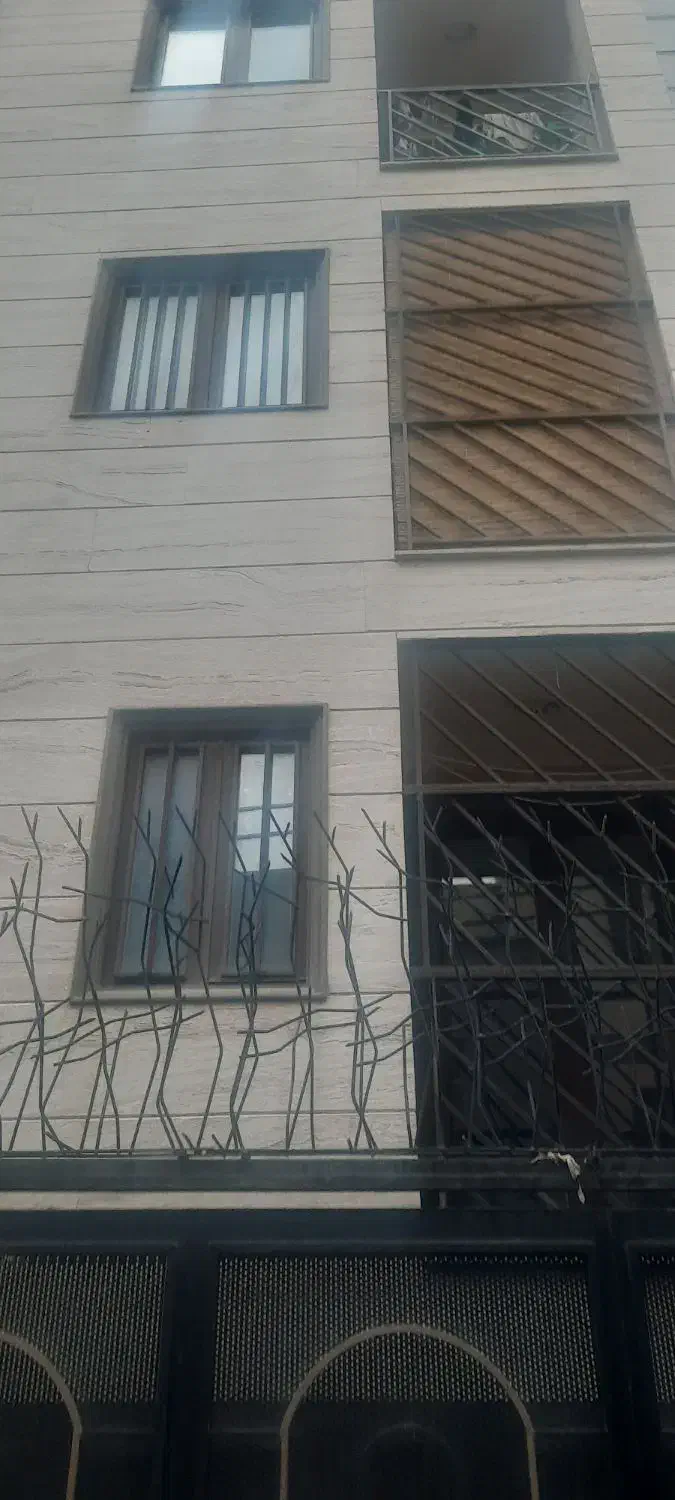 ۴۷ متری طبقه اول با پارکینگ تخلیه|اجارهٔ آپارتمان|تهران, کرمان|دیوار