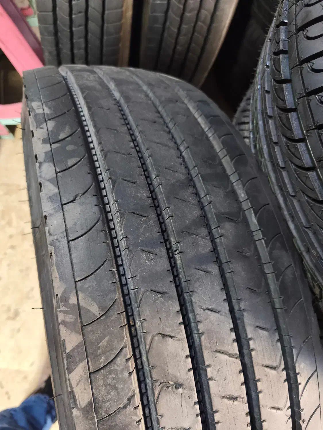 رینگ و لاستیک نیسان جینیو|قطعات یدکی و لوازم جانبی|محمدشهر, همایون ویلا|دیوار