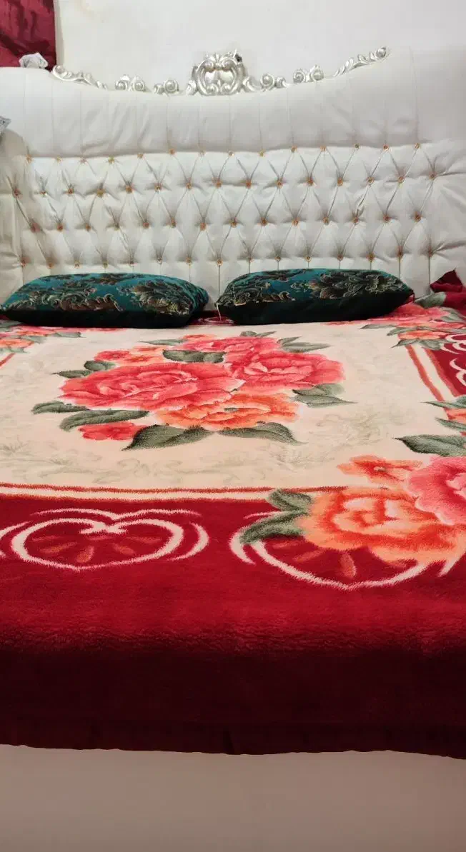 تخت خواب همراه آیینه بزرگ|تخت و سرویس خواب|دورود, |دیوار