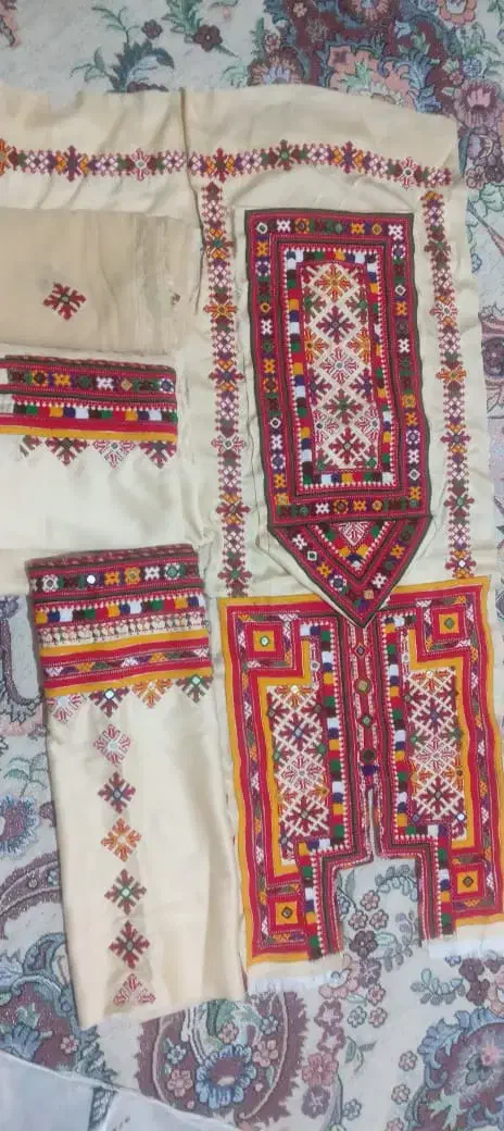 لباس دست دوز با رنگ جدید و جذاب|لباس|ایرانشهر, |دیوار