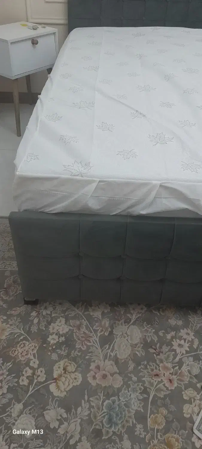 تخت وتشک رویال اصل و زیر تختی|تخت و سرویس خواب|مشهد, آیت الله کاشانی|دیوار