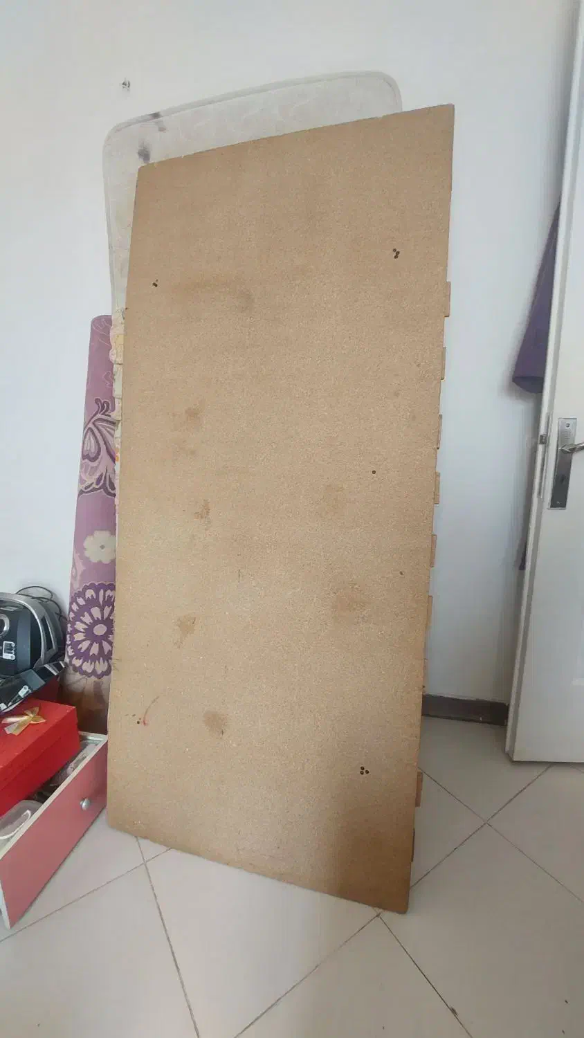 کفی تخت|تخت و سرویس خواب|پرند, فاز ۳|دیوار