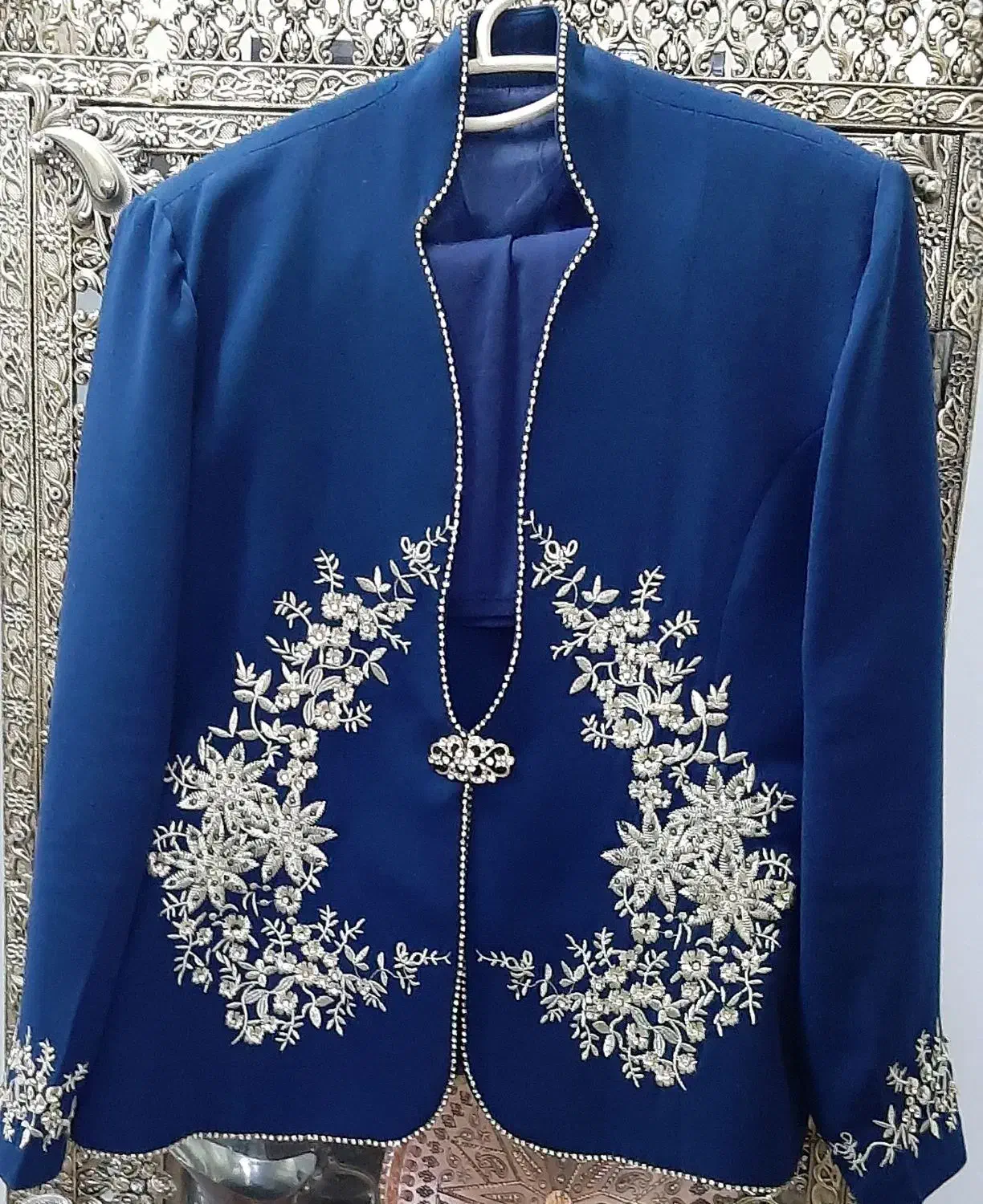 کت دامن|لباس|سیرجان, |دیوار